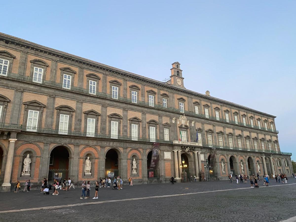 Ferienwohnung Casa Tiare, The Heart Of Piazza Plebiscito Neapel Exterior foto